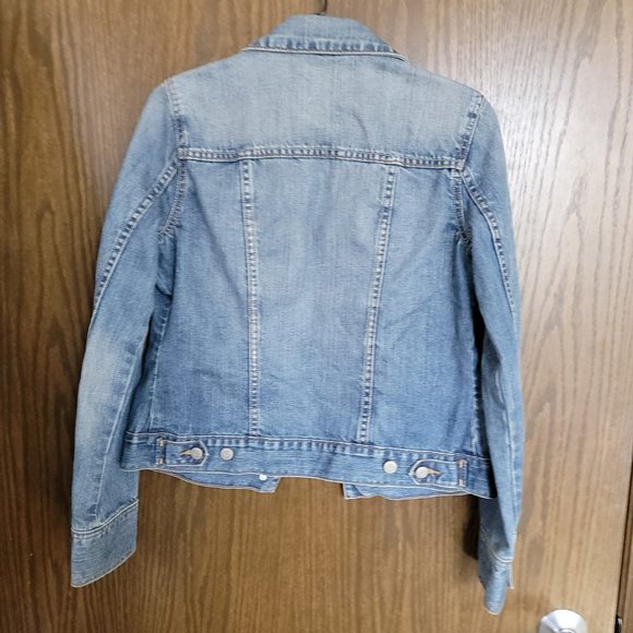 NWOT Old Navy Vintage Style Jean Jacket Size Medium Great Details! - Picture 8 of 13